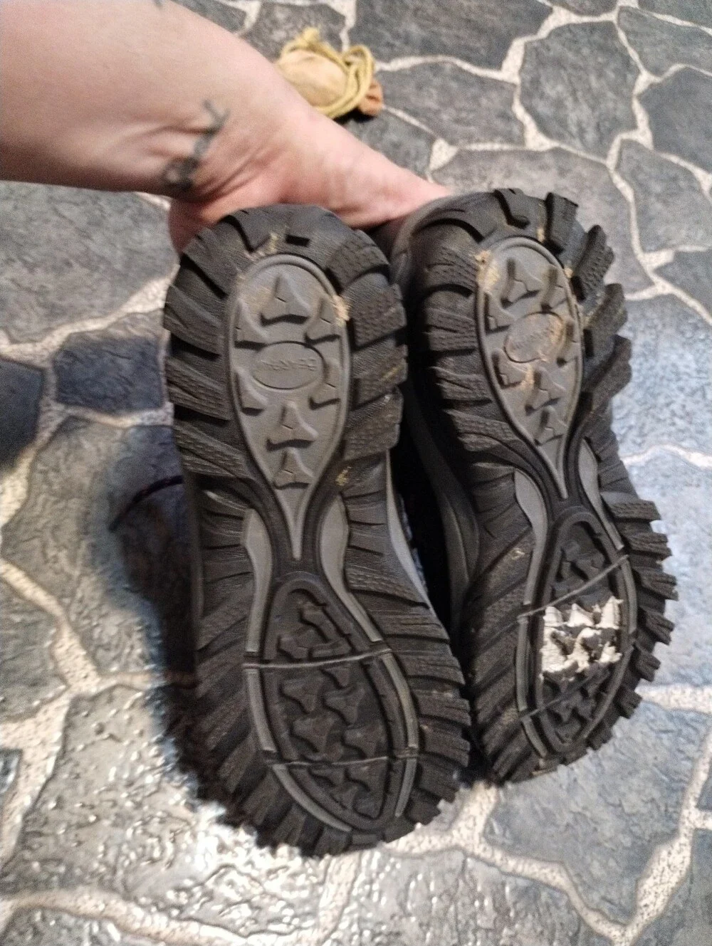 BEARPAW Low Hiker Women's Trail Shoes size 8